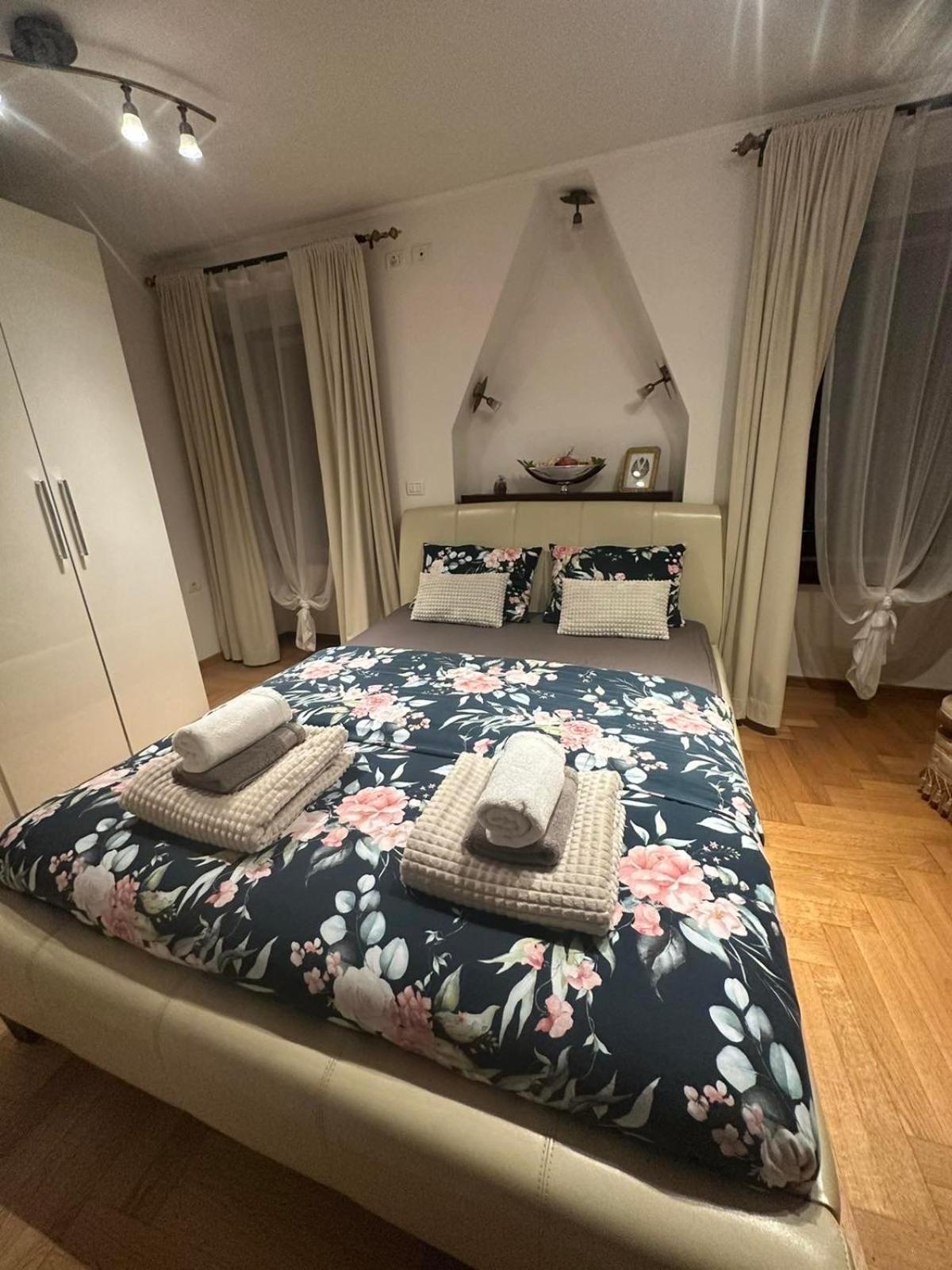 First Row To The Sea - Maremi Izola Apartment Terrace ภายนอก รูปภาพ